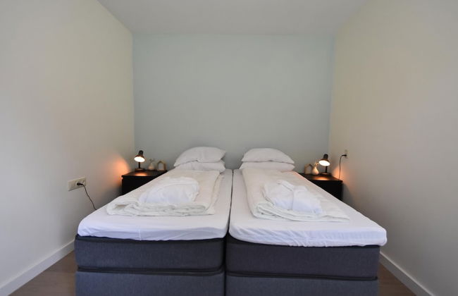 Holiday Home in Huisduinen Near the Dunes and sea - Photo 2