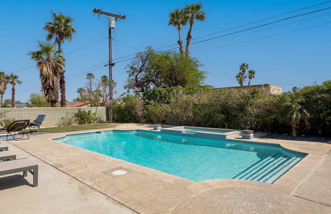 Relax at the 3BR Tranquil Oasis in Palm Springs - Foto 68