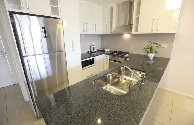 Premiere Apartments - Photo 7