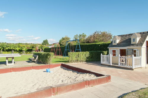 Photo 14 - Cozy, Detached Holiday Home With Terrace, Near the Sea