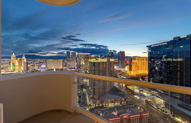 Lucky Gem Penthouse Suites at Signature - Foto 49