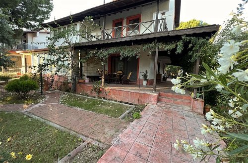 Photo 22 - Chic Villa With Terrace and Rooftop in Izmir