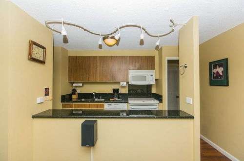 Photo 33 - Discovery Bay One Bedroom Condos with Kitchen & Free Wifi