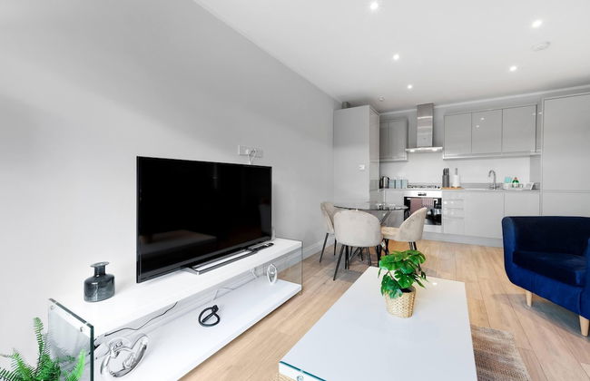 2 Bdrm Penthouse with parking Wycombe - Foto 69