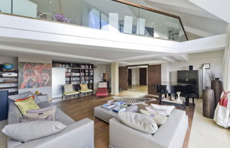 Photo 1 - Luxury 4 Bedroom Penthouse in Beautiful Battersea