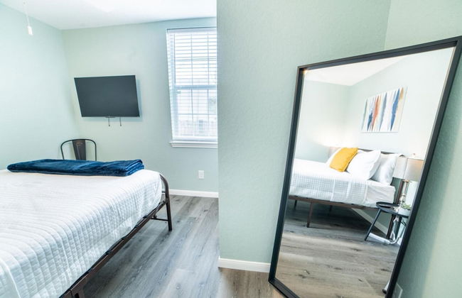 Fascinating 1BR 1 BA Near Festive DT and Riverwalk - Photo 9