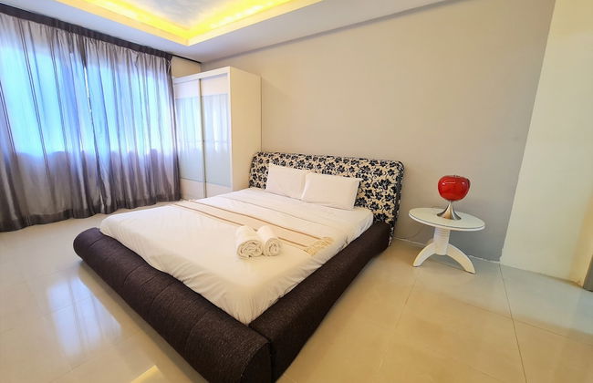 Duta Hotel & Residence by Sarahs Lodge - Photo 1