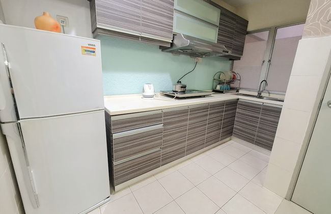 Duta Hotel & Residence by Sarahs Lodge - Photo 9