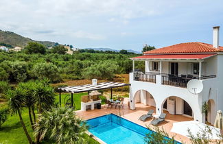 Foto 1 - Kournas-sleeps8-parking-garden-pool-petfriendly