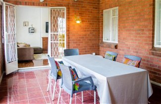 Photo 3 - Modern 3 Bedroomed Guesthouse in Pardonhurst - 2037