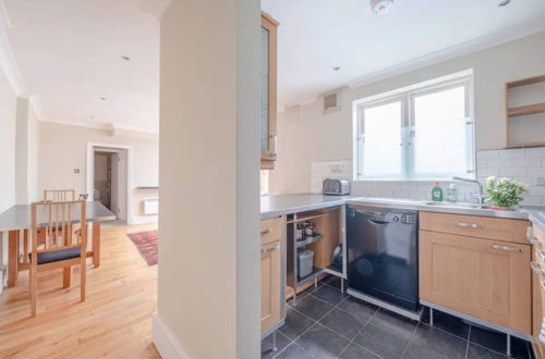 Foto 8 - Lovely 1 Bedroom With Patio - 10 Mins From Hyde Park