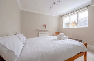 Foto 2 - Lovely 1 Bedroom With Patio - 10 Mins From Hyde Park