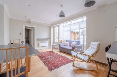 Foto 13 - Lovely 1 Bedroom With Patio - 10 Mins From Hyde Park