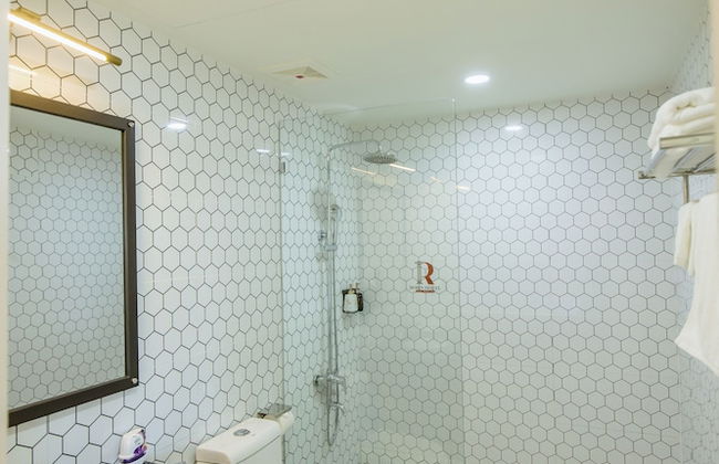 ROBIN HOTEL - Photo 49