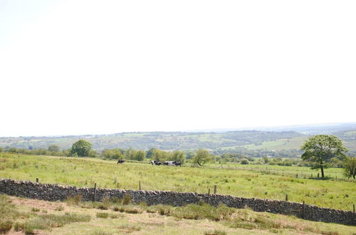 Photo 39 - Brambles Farm Peak District Lodge