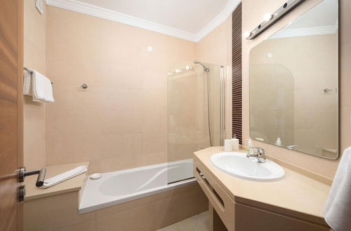 Photo 22 - 1 Bedroom Apartment By Ideal Homes Short Walk From Old Town Albufeira