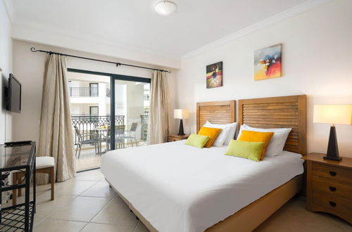 Photo 1 - 1 Bedroom Apartment By Ideal Homes Short Walk From Old Town Albufeira