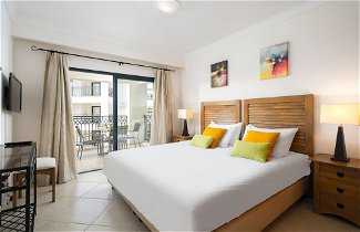 Photo 1 - 1 Bedroom Apartment By Ideal Homes Short Walk From Old Town Albufeira