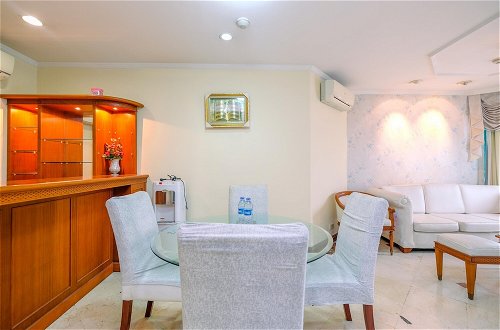 Photo 10 - Spacious And Comfort 2Br With Maid Room At Permata Gandaria Apartment