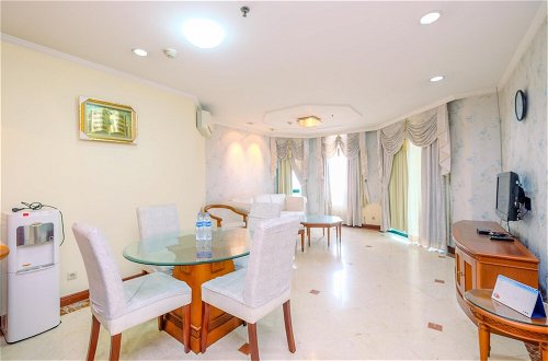 Foto 8 - Spacious And Comfort 2Br With Maid Room At Permata Gandaria Apartment