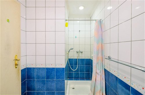 Foto 19 - Spacious And Comfort 2Br With Maid Room At Permata Gandaria Apartment