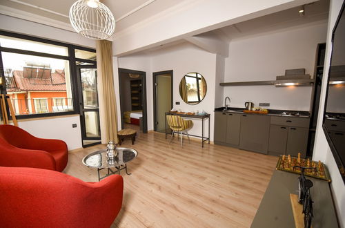 Foto 4 - Cozy Flat near Hadrian's Gate - Mimoza