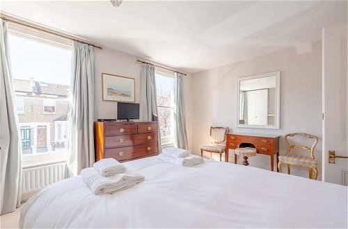 Photo 6 - Charming 2 Bedroom Home in West London