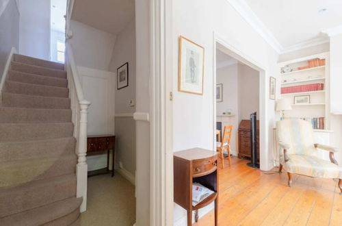 Photo 37 - Charming 2 Bedroom Home in West London