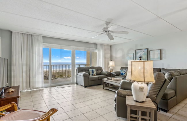 Convenience Direct Oceanfront Condo with Private Balcony by RedAwning - Foto 17