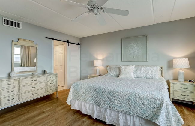 Convenience Direct Oceanfront Condo with Private Balcony by RedAwning - Foto 5