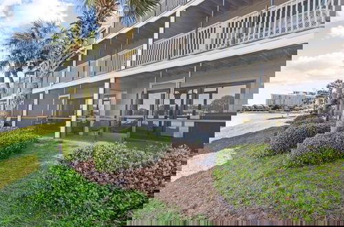Foto 58 - Chick and Dudes Beach Escape 2 Bedroom Condo by RedAwning