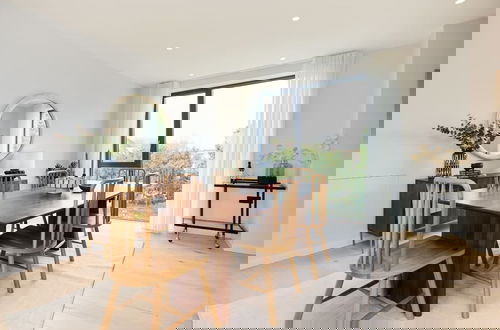 Foto 9 - The Brondesbury Hideaway - Stylish 3bdr Flat With Balcony + Parking