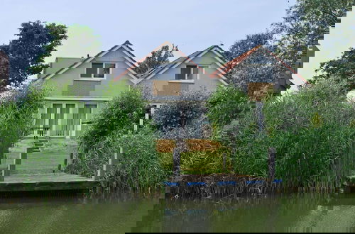 Foto 26 - Nice Holiday Home on the Water
