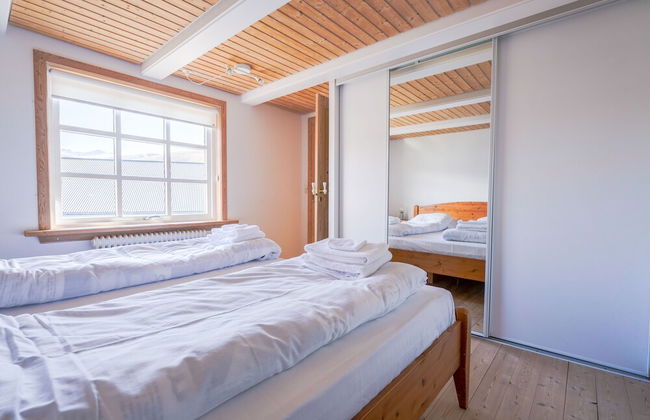 Lovely 4 Bedroom House In Vestmanna - Photo 2