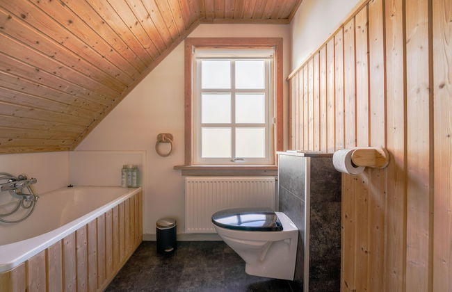 Lovely 4 Bedroom House In Vestmanna - Photo 20