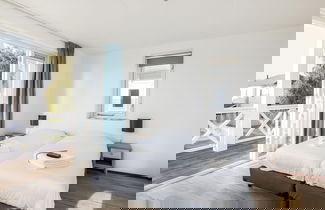 Foto 3 - Restyled Villa With Dishwasher 6km From the Beach