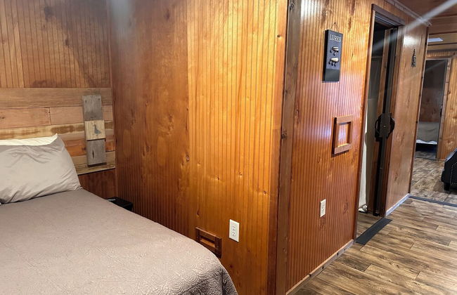 Red Leaf Cottages - Photo 8