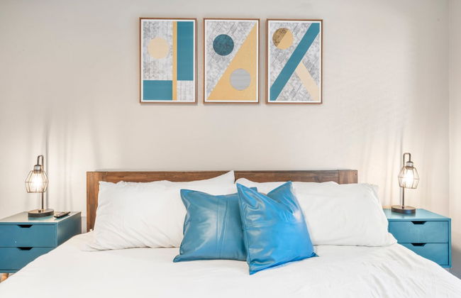 Soco 2BR Comfy Suite w Pool King bed Fast Wifi - Foto 11