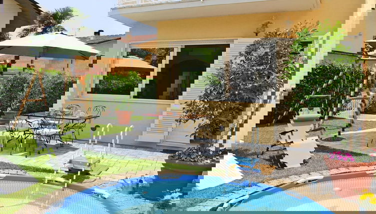 Foto 1 - Villa With Above Ground Pool in Camaiore