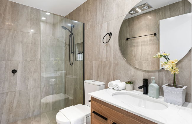 The Monterey Apartments by Urban Rest - Photo 25