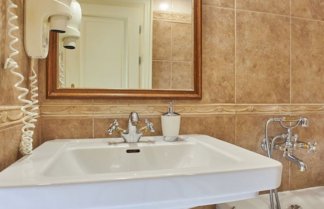 River View Residence by Charles Bridge - Photo 33