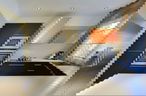 Foto 11 - Modern Holiday Home With Swimming Pool, Terrace With Bbq, Near the Center of Pula