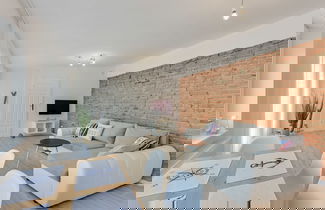 Photo 1 - Lion Apartments - La Playa