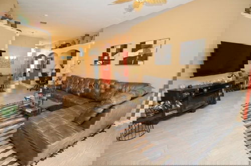 Foto 15 - Luxury Villa W/ Private Pool And Great Game Room 4 Bedroom Villa by RedAwning