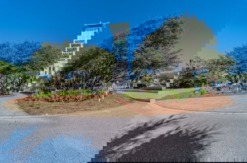 Foto 51 - Completely Coastal 4 Bedroom Home by RedAwning