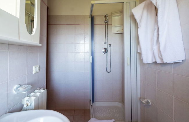 Swim & Stay in a Home - Foto 10