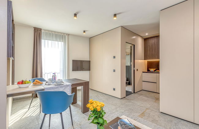 Icon H 404 Suite Micro Living - Photo 18