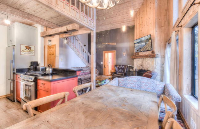 Relax at Rustic Tahoe Charm Minutes to Lake - Photo 24
