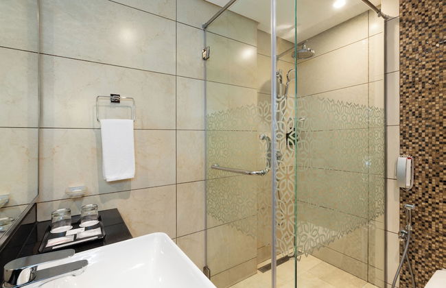 Royal Continental Suites - Foto 37