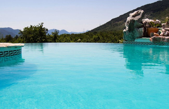 Authentic Dalmatian Hillside Escape With Pool, Sauna & BBQ - Photo 20